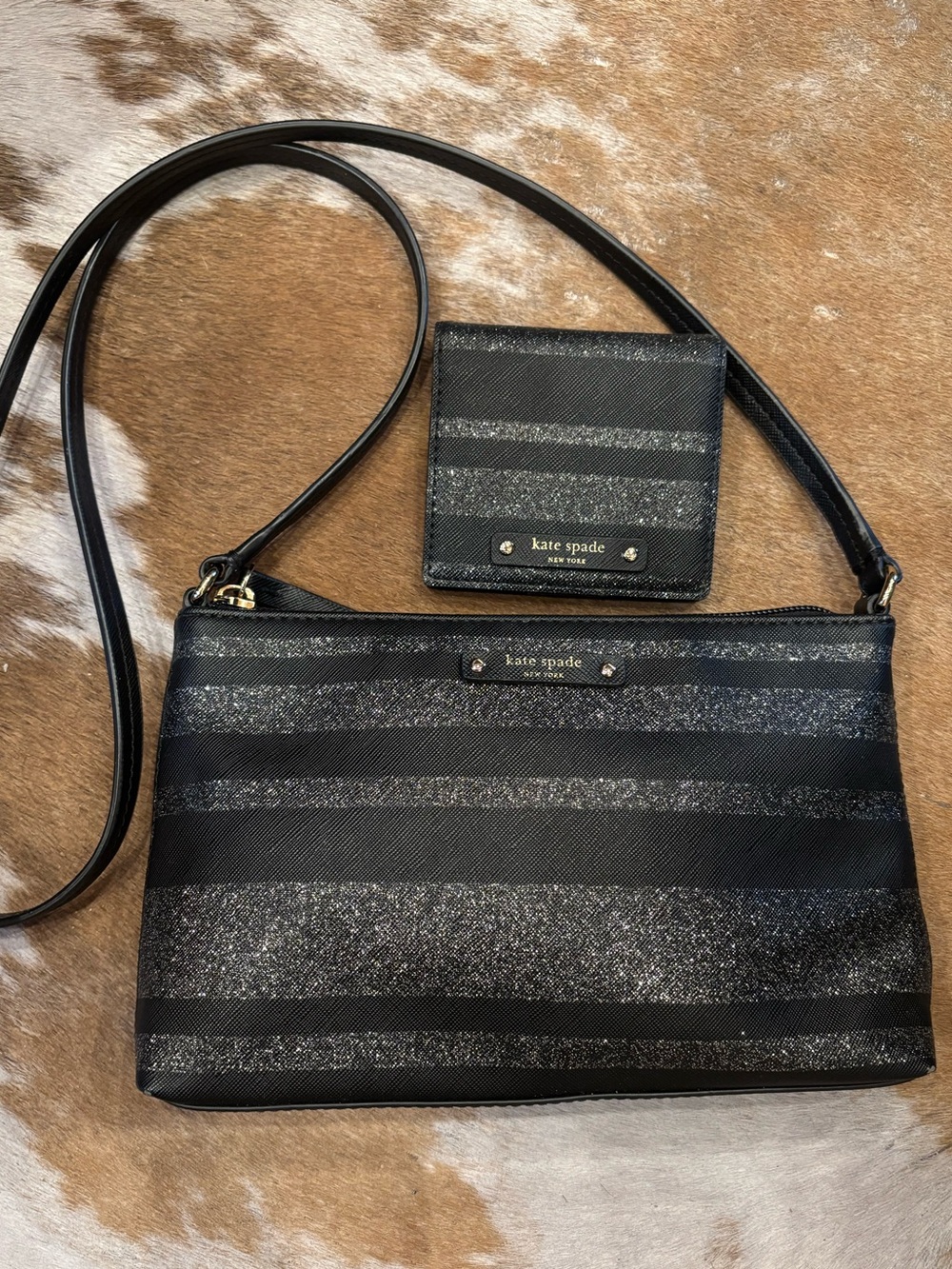 🌻Crazy, cool, kate spade Black Glitter Stripe Crossbody with Matching wallet